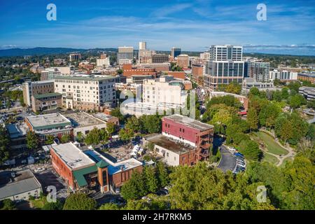 Bella vista aerea di Greenville sotto un cielo blu nel South Carolina Foto Stock