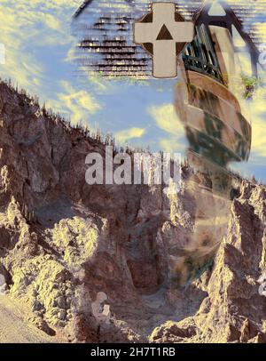 Cristiano surreale composito delle montagne del Parco Nazionale di Yellowstone e scale al cancello del cielo con le residenze. La statua del ragazzo legge la Bibbia con la croce sopra. Foto Stock