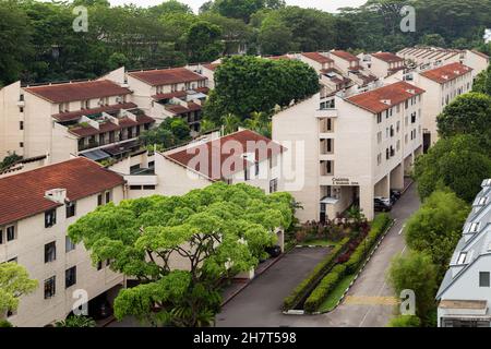 SINGA, SINGAPORE - Apr 30, 2017: Una vista sulla zona residenziale a bassa densità lungo Sunset Way, nel sobborgo di Singapore di Clementi. Foto Stock