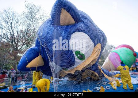 New York, NY, USA. 25 Nov 2021. Sonic the Hedgehog, palloncino fuori e  circa per la 95esima Parata annuale del giorno del Ringraziamento di Macy,  New York, NY 25 novembre 2021. Credit