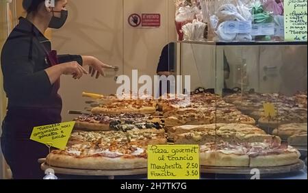 cremona festa del torrone che vende le pezze Foto Stock