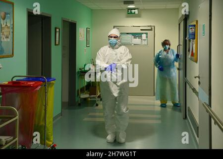 Brno, Repubblica Ceca. 25 Nov 2021. Covidarium presso la clinica cardiologica interna dell'Ospedale Universitario St. Anna di Brno, Repubblica Ceca, 25 novembre 2021. Credit: Patrik Uhlir/CTK Photo/Alamy Live News Foto Stock