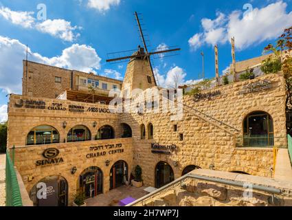 Gerusalemme, Israele - 14 ottobre 2017: Il centro commerciale Mill in via Ramban nel quartiere di Mamilla vicino alla storica Città Vecchia di Gerusalemme Foto Stock