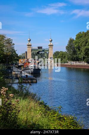 Waltrop, Renania settentrionale-Vestfalia, Germania - impianti di risalita e di chiusura Waltrop. Qui il paranco della nave museo industriale LWL Henrichenburg visto dal HE Foto Stock