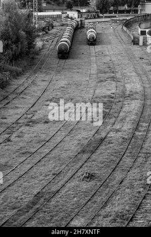 Autocisterne sulla stazione ferroviaria Foto Stock