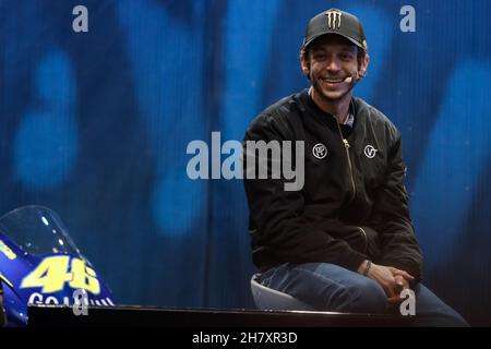 EICMA 2021 - Rho Fiera, Milano, 25 novembre 2021, Valentino Rossi sul palco durante un altro Lap - News Foto Stock