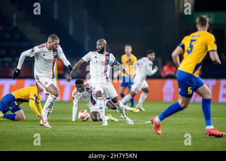 Broendby, Danimarca. 25 Nov 2021. Moussa Dembele (9) di Lione visto durante la partita della UEFA Europa League tra Broendby IF e Lione al Broendby Stadion di Broendby a Broendby. (Photo Credit: Gonzales Photo/Alamy Live News Foto Stock