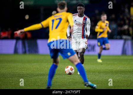 Broendby, Danimarca. 25 Nov 2021. Habib Keita (19) di Lione visto durante la partita della UEFA Europa League tra Broendby IF e Lione al Broendby Stadion di Broendby. (Photo Credit: Gonzales Photo/Alamy Live News Foto Stock