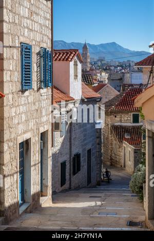 Vecchia strada accogliente nel centro storico di Spalato, Dalmazia, Croazia Foto Stock