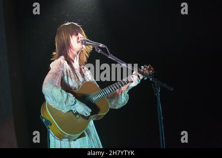 24 novembre 2021, Bologna, Italia: Esaurito per il nuovo tour Carmen Consoli che si fermò a Duse. Il cantante catanese ha recentemente pubblicato un album di canzoni inedite. (Credit Image: © Carlo Vergani/Pacific Press via ZUMA Press Wire) Foto Stock