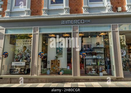 AARHUS, DANIMARCA - 18 ottobre 2021: L'ingresso di Imerco, una catena danese di negozi di ferramenta, nell'edificio di Aarhus, Danimarca Foto Stock