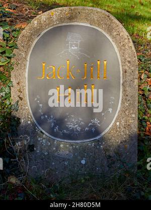La segnaletica per la collina originale è presente nella filastrocca Jack and Jill che si trova nel villaggio di Kilmersdon, Somerset Foto Stock