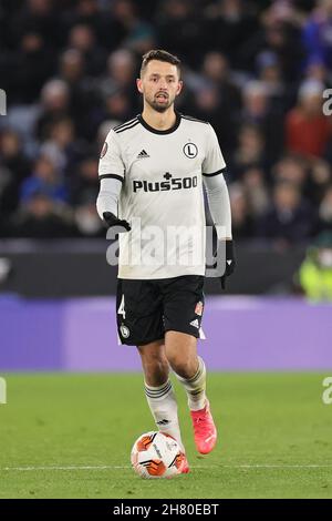 LEICESTER, REGNO UNITO. NOVEMBRE 25.Mateusz Wieteska di Legia Warszawa durante la partita del gruppo C della UEFA Europa League tra Leicester City e Legia Warszawa al King Power Stadium di Leicester giovedì 25 novembre 2021. (Credit: James Holyoak/MB Media) Foto Stock