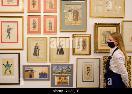 Sotheby’s, New Bond Street, Londra, Regno Unito. 26 novembre 2021. Anteprima di aste il 30 novembre e 1 dicembre con collezione di Watercolours compresi costumi design. Credit: Malcolm Park/Alamy Live News. Foto Stock