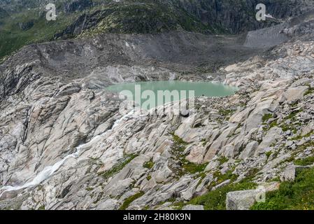 Paesaggio di montagna con la fonte del Rodano, Oberwald, Vallese, Svizzera, Europa Foto Stock