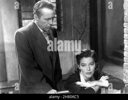 HUMPHREY BOGART e AVA GARDNER in THE BAREFOOT CONTESSA 1954 regista / scrittore JOSEPH L. MANKIEWICZ cinematografo Jack Cardiff transoceanic Film - Figaro co-produzione / Artisti Uniti Foto Stock