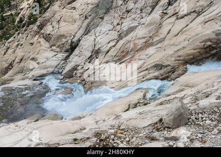 Paesaggio di montagna con la fonte del Rodano, Oberwald, Vallese, Svizzera, Europa Foto Stock