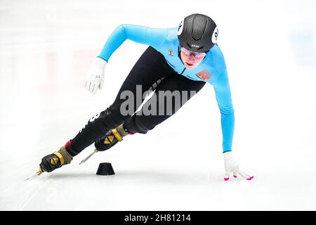 Dordrecht, Paesi Bassi. NOVEMBRE 26: Alexandra Danneel del Belgio in competizione durante la Coppa del mondo ISU Short Track Speed Skating Dordrecht a Optisport Sportboulevard il 26 novembre 2021 a Dordrecht, Paesi Bassi (Foto di Douwe Bijlsma/Orange Pictures) credito: Orange Pics BV/Alamy Live News credito: Orange Pics BV/Alamy Live News Foto Stock