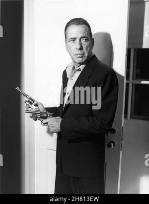 HUMPHREY BOGART Ritratto come Duke Mantee nella rinascita colorcast del direttore DELLA FORESTA PIETRIFICATA DELBERT MANN suona Robert E. Sherwood adattamento Tad Mosel trasmesso lunedì 30 maggio 1955 su Showcase del produttore su NBC TV Foto Stock