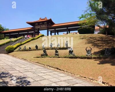 Il tempio buddista Zu lai - statue dei monaci o degli Arhats - Cotia- São Paulo- Brasile. Foto Stock