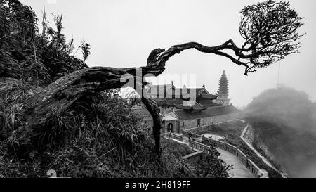 Il tempio al Fansipan a Sapa in Vietnam Foto Stock