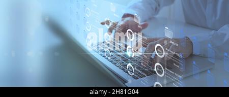 Gli sviluppatori aziendali utilizzano il framework della scheda Kanban su un computer moderno virtuale per dimostrare l'innovazione sviluppo di software Agile Gestione dei progetti snella Foto Stock
