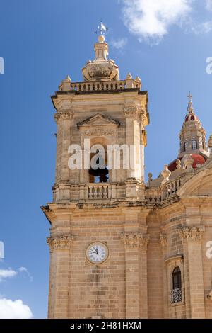 Il campanile della Basilica della Natività di nostra Signora a Xaghra, Gozo, Malta, Europa Foto Stock