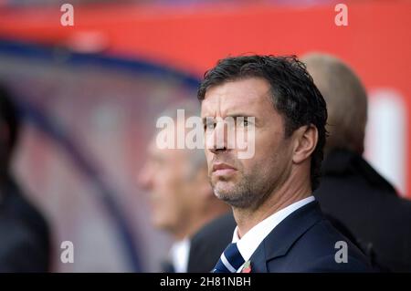 Immagine : Wales Manager Gary Speed durante il Galles contro Norvegia Vauxhall International friendly match al Cardiff City Stadium nel Galles del Sud. Solo per uso editoriale. Foto Stock