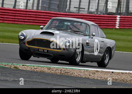 Les Goble, Aston Martin DB4, Royal Automobile Club Historic Tourist Trophy, Pre-1963 GT, il Tourist Trophy essendo il trofeo più lungo stabilito in Th Foto Stock