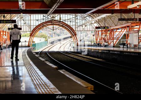 Stazione della metropolitana nel comune brasiliano di Salvador, Bahia. Sistema di trasporto della metropolitana con 42 km in siz Foto Stock