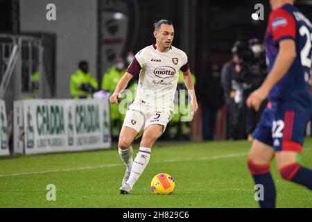 Cagliari, Italia. 26 novembre 2021. Frederic Veseli di Salernitana durante Cagliari Calcio vs US Salernitana, Campionato italiano di calcio A partita a Cagliari, Italia, Novembre 26 2021 Credit: Agenzia fotografica indipendente/Alamy Live News Foto Stock