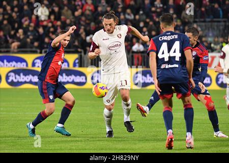 Cagliari, Italia. 26 novembre 2021. Milano Djuric of Salernitana durante Cagliari Calcio vs US Salernitana, Campionato italiano di calcio A a Cagliari, Italia, Novembre 26 2021 Credit: Independent Photo Agency/Alamy Live News Foto Stock