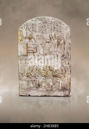 Antica stele egiziana di Pa-nehesi, 1314-1304 a.C., XIX dinastia, Saqqara. Kunsthistorisches Muesum Vienna AS 121. Nel registro superiore di Pa-nehesi Foto Stock