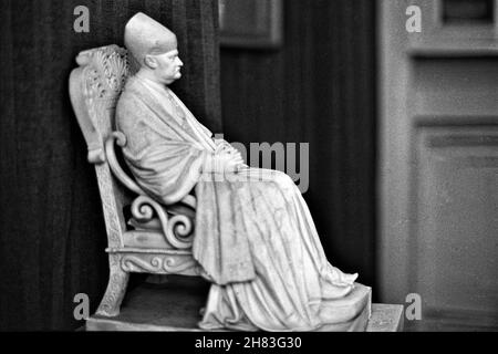 Statua di marmo di Sir Jammedji Jijibhy Foto Stock