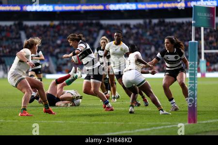 Londra, Regno Unito. 27 novembre 2021, Rugby Union, Killik Cup, Barbarians Women / South Africa Women, Twickenham, 2021, 27/11/2021 Katy Daley-McLean di Barbarians segna il loro secondo tentativo Credit:Paul Harding/Alamy Live News Foto Stock