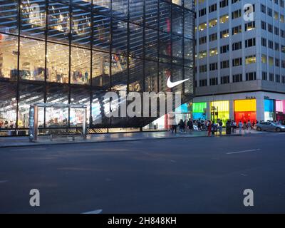 Immagine del negozio Nike situato su 5th Avenue. Foto Stock