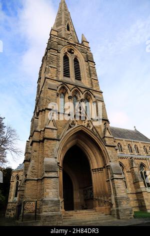 Vista esterna della chiesa di San Giovanni su Ranmoor Park Road, Ranmoor, Sheffield, South Yorkshire, Inghilterra, Regno Unito Foto Stock