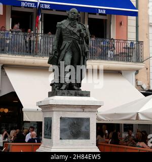 Statua di Pierre André de Suffren, Saint-Tropez, dipartimento del Var, Provenza-Alpi-Côte Azzurra, Francia Foto Stock