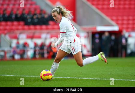 SUNDERLAND, GBR. 27 NOVEMBRE la canapa di Lauren in Inghilterra durante la partita di qualificazione della Coppa del mondo FIFA Women's Group D tra Inghilterra Women e Austria allo Stadium of Light di Sunderland sabato 27 novembre 2021. (Credit: Michael driver | MI News) Credit: MI News & Sport /Alamy Live News Foto Stock