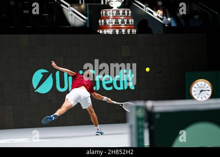 Madrid Arena, Casa de campo, Madrid, Spagna. 27 novembre 2021. Coppa di Davis Tennis: ECUADOR / FEDERAZIONE RUSSA DI TENNIS - singles - Daniil Medvedev (RTF) / Emilio Gomez (ECU). Daniil Medvedev (RTF) nella foto. Madrid Arena, Casa de campo, Madrid, Spagna. Credit: EnriquePSans/Alamy Live News Foto Stock