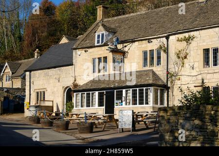 Autumn views aroun Cotsold Village of Sheepscombe, gloucestershire, UK. The Butchers Arms Pub Foto Stock