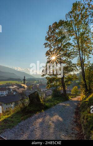 Vista su Reit im Winkl, regione di Chiemgau, alta Baviera, Germania meridionale, Europa Foto Stock