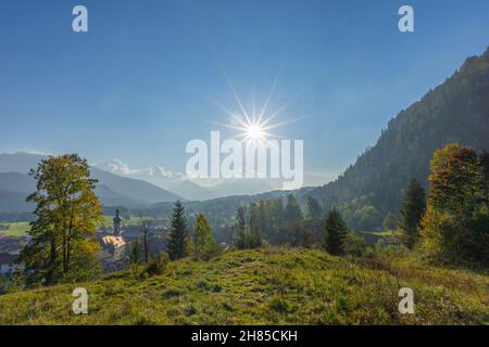 Vista su Reit im Winkl, regione di Chiemgau, alta Baviera, Germania meridionale, Europa Foto Stock