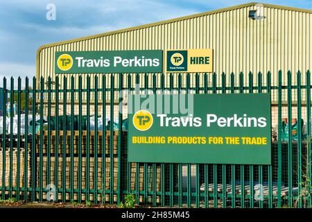 Warminster, Wiltshire, Regno Unito - Ottobre 12 2021: I mercanti Travis Perkins builders a Stephens Way, Warminster Business Park, Wiltshire, Inghilterra Foto Stock