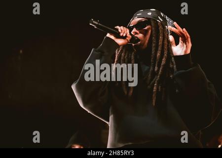 Newcastle, Regno Unito. 27 novembre 2021. Little Simz si esibisce dal vivo presso la O2 Academy di Newcastle Credit: Thomas Jackson/Alamy Live News Foto Stock