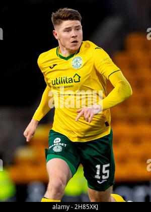 McDiarmid Park, Perth, Regno Unito. 27 novembre 2021. Campionato scozzese di calcio, St Johnstone Versus Hibernian; Kevin Nisbet di Hibernian Credit: Action Plus Sports/Alamy Live News Foto Stock