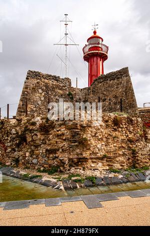 Il faro in Forte di Santa Catarina, Figueira da Foz, Portogallo Foto Stock