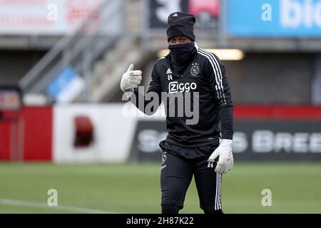 ROTTERDAM, PAESI BASSI - NOVEMBRE 28: Portiere Andre Onana di Ajax Amsterdam durante la partita olandese Eredivie tra Sparta Rotterdam e Ajax a Het Kasteel il 28 Novembre 2021 a Rotterdam, Paesi Bassi (Foto di Herman Dingler/Orange Pictures) Foto Stock