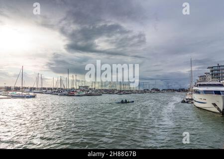 Helsingborg: marina, barca a remi a , Skane Län, Scania, Schonen, Svezia Foto Stock