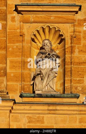 Amberg, Wallfahrtskirche, Barockkirche, Amberg, ;Maria Hilf, Kirche, Bergkirche, Fassade mit Heiligen Figuren in der Oberpfalz, Bayern! Foto Stock